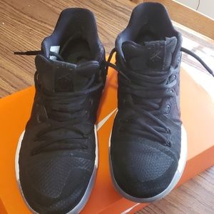 Nike kyrie 3